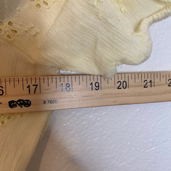 Hollister Pale Yellow Eyelet Puff Sleeve Open Tie Back Smocked Mini Dress Size L - Picture 9 of 9